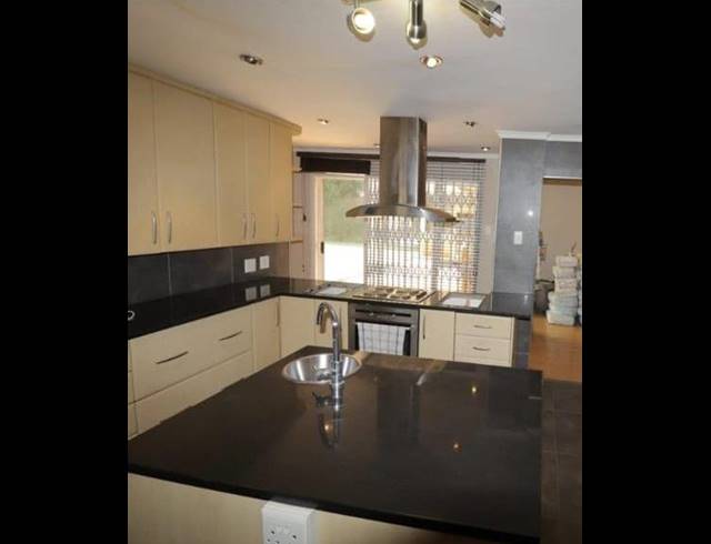 5 BEDROOM HOUSE FOR SALE IN OBSERVATORY